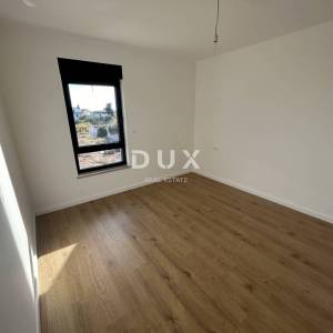 ŠIBENIK, TRIBUNJ – Prostrani trosoban stan u novogradnji! PRILIKA!