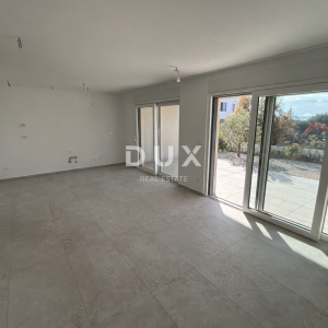 ŠIBENIK, TRIBUNJ - Stan u prizemlju kvalitetne novogradnje