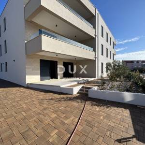 ŠIBENIK, TRIBUNJ - Stan u prizemlju kvalitetne novogradnje