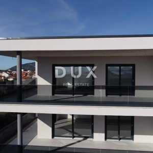 ŠIBENIK, TRIBUNJ – Trosoban stan s očaravajućim pogledom na more! NOVOGRADNJA!