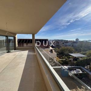 ŠIBENIK, VODICE – Luksuzni penthouse s tri terase, liftom i pogledom na more!