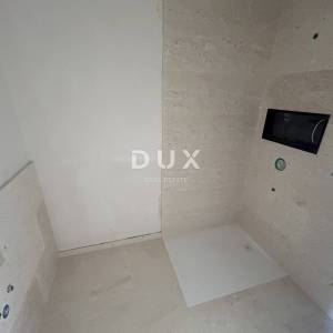 ŠIBENIK, VODICE – Luksuzni penthouse s tri terase, liftom i pogledom na more!