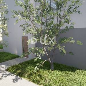 ŠIBENIK, VODICE – Prizemni stan s vrtom i 2 parkinga