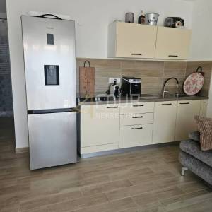 Šibenik, Vodice, samostojeća kuća s 2 stambene jedinice