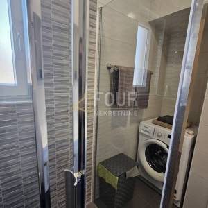 Šibenik, Vodice, samostojeća kuća s 2 stambene jedinice