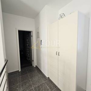 Šibenik, Vodice, samostojeća kuća s 2 stambene jedinice