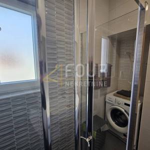 Šibenik, Vodice, samostojeća kuća s 2 stambene jedinice