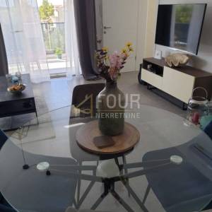 Šibenik, Vodice, samostojeća kuća s 2 stambene jedinice