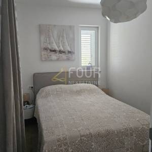 Šibenik, Vodice, samostojeća kuća s 2 stambene jedinice