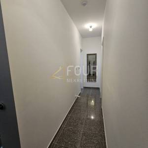 Šibenik, Vodice, samostojeća kuća s 2 stambene jedinice