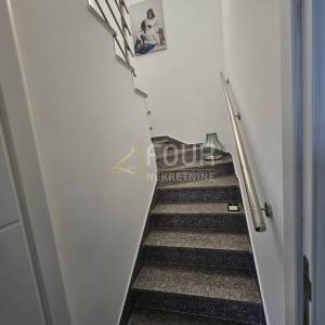 Šibenik, Vodice, samostojeća kuća s 2 stambene jedinice