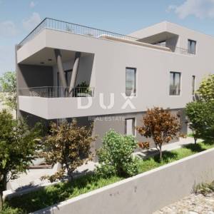 ŠIBENIK, VODICE – Stan na prvom katu s velikom terasom