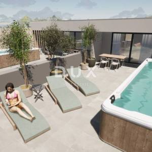 ŠIBENIK, VODICE – Stan na prvom katu s velikom terasom