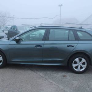 Škoda Octavia Combi 2.0 TDi DSG Executive *LED, NAVIGACIJA*