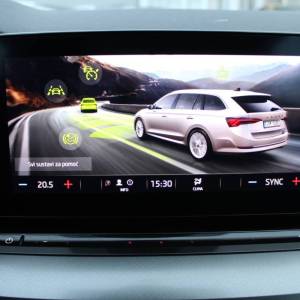 Škoda Octavia Combi 2.0 TDi DSG Executive *LED, NAVIGACIJA*