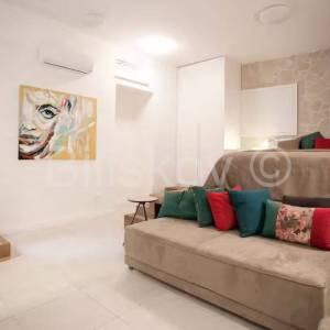 Split, centar prodaja stan, opremljen studio apartman