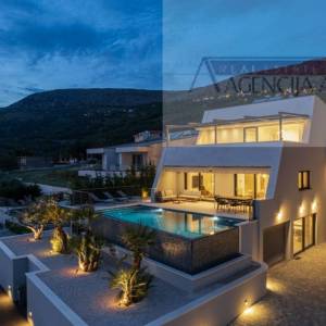 Split - Donja Podstrana nova vila - pogled na more 320 m2
