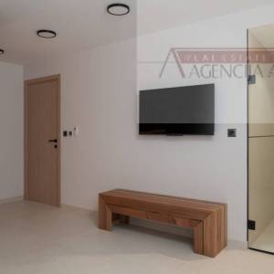 Split - Donja Podstrana nova vila - pogled na more 320 m2