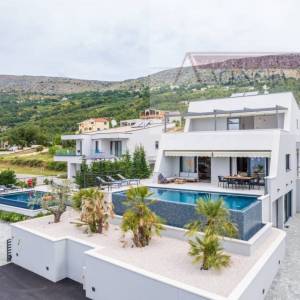 Split - Donja Podstrana nova vila - pogled na more 320 m2