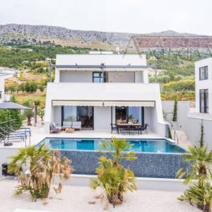 Split - Donja Podstrana nova vila - pogled na more 320 m2