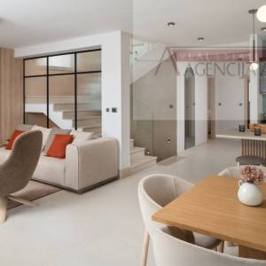 Split - Donja Podstrana nova vila - pogled na more 320 m2