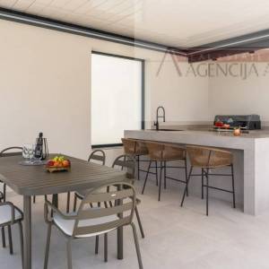 Split - vila Donja Podstrana pogled na more 370 m2 top nekretnina