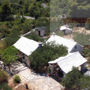 Splitska Stražišće kamene kuće 135 m2 na 5000 m2 TOP PONUDA