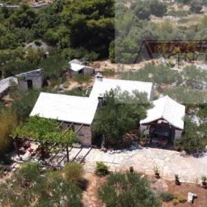 Splitska Stražišće kamene kuće 135 m2 na 5000 m2 TOP PONUDA