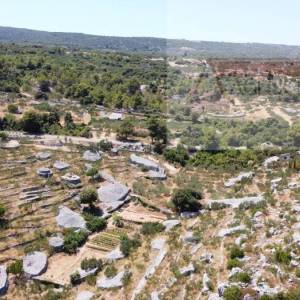 Splitska Stražišće kamene kuće 135 m2 na 5000 m2 TOP PONUDA