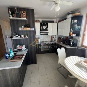 Srdoči, 3s+db, 83.70m2, garaža, pogled na more