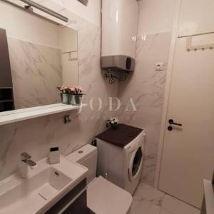 Srdoči potpuno namješten i renoviran stan