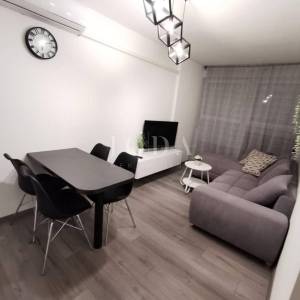 Srdoči potpuno namješten i renoviran stan