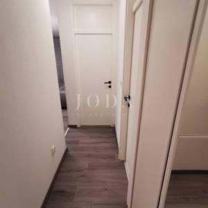 Srdoči potpuno namješten i renoviran stan