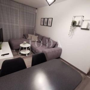 Srdoči potpuno namješten i renoviran stan