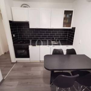 Srdoči potpuno namješten i renoviran stan