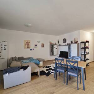 SRDOČI, RIJEKA – Trosobni stan s pogledom na more i garažom