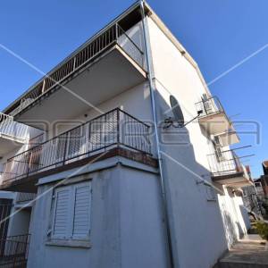 Stan 2s, pogled na more i 2 balkona, Tribunj 
