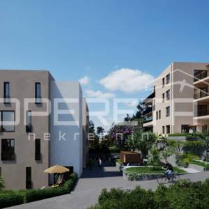 Stan 3S, 87,71 m² s terasom i vrtom na povišenoj lokaciji, Makarska