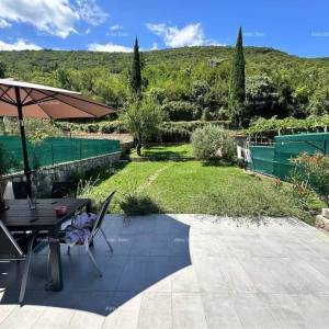 Stan s vrtom i terasom – Raša, prizemlje, 48 m²