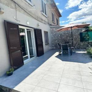 Stan s vrtom i terasom – Raša, prizemlje, 48 m²