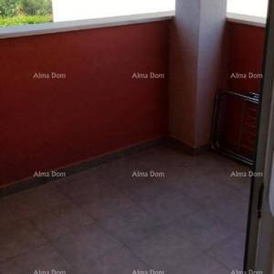 Stan, Valbandon, s 2 parkinga i dvorištem.