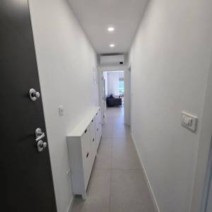 Stara Novalja: apartman, 66.80 m2, visoko prizemlje, drugi red do mora!