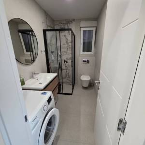 Stara Novalja: apartman, 66.80 m2, visoko prizemlje, drugi red do mora!