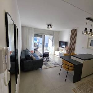 Stara Novalja: apartman, 66.80 m2, visoko prizemlje, drugi red do mora!