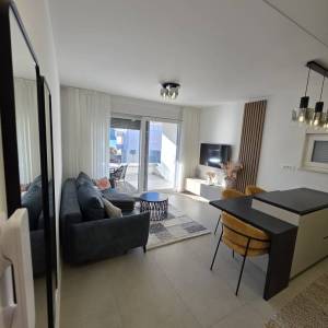 Stara Novalja: apartman, 66.80 m2, visoko prizemlje, drugi red do mora!