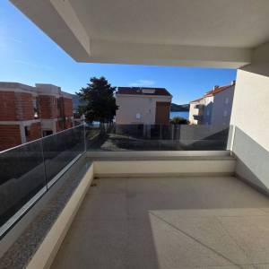 Stara Novalja: apartman, visoko prizemlje, 74.14m2, drugi red do mora!