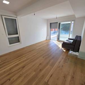 Stara Novalja: apartman, visoko prizemlje, 74.14m2, drugi red do mora!