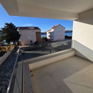 Stara Novalja: apartman, visoko prizemlje, 74.14m2, drugi red do mora!