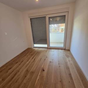 Stara Novalja: apartman, visoko prizemlje, 74.14m2, drugi red do mora!