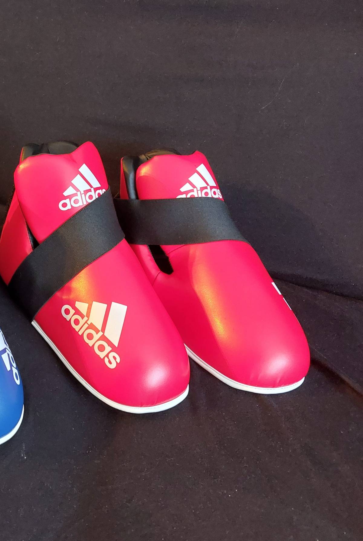 Štitnici za noge Adidas Wako kickboxing
